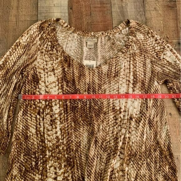 Lucky brand womens 3/4 bell sleeve top in brown and cream snake skin print -L - Picture 2 of 8